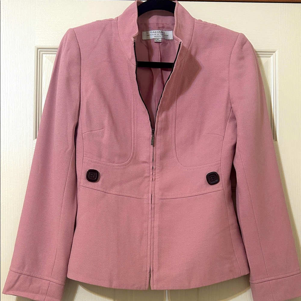 Tahari —Arthur S. Levine Women's Tailored Jacket. Like New Condition
